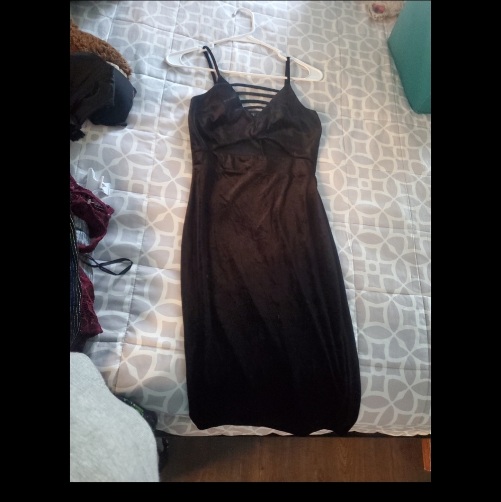 Black velvet bodycon dress